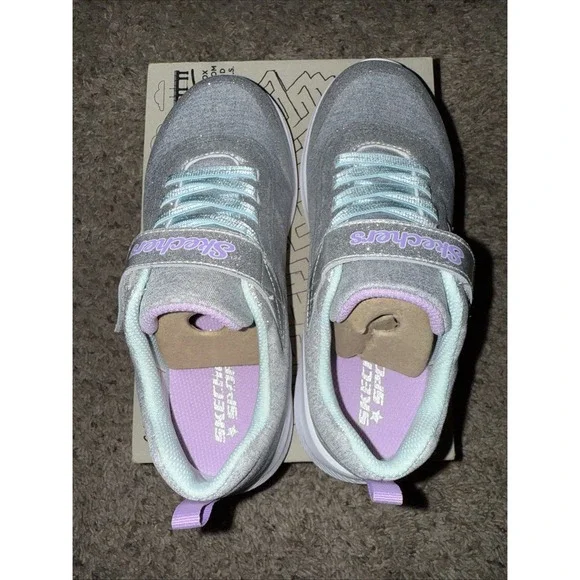 Girls shoes Sketchers Ready to Shine Size 2 - Picture 4 of 5